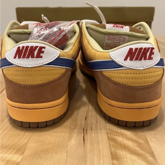 Nike Dunk Sb low new castle brown ale yellow size 10.5 - Picture 3 of 9